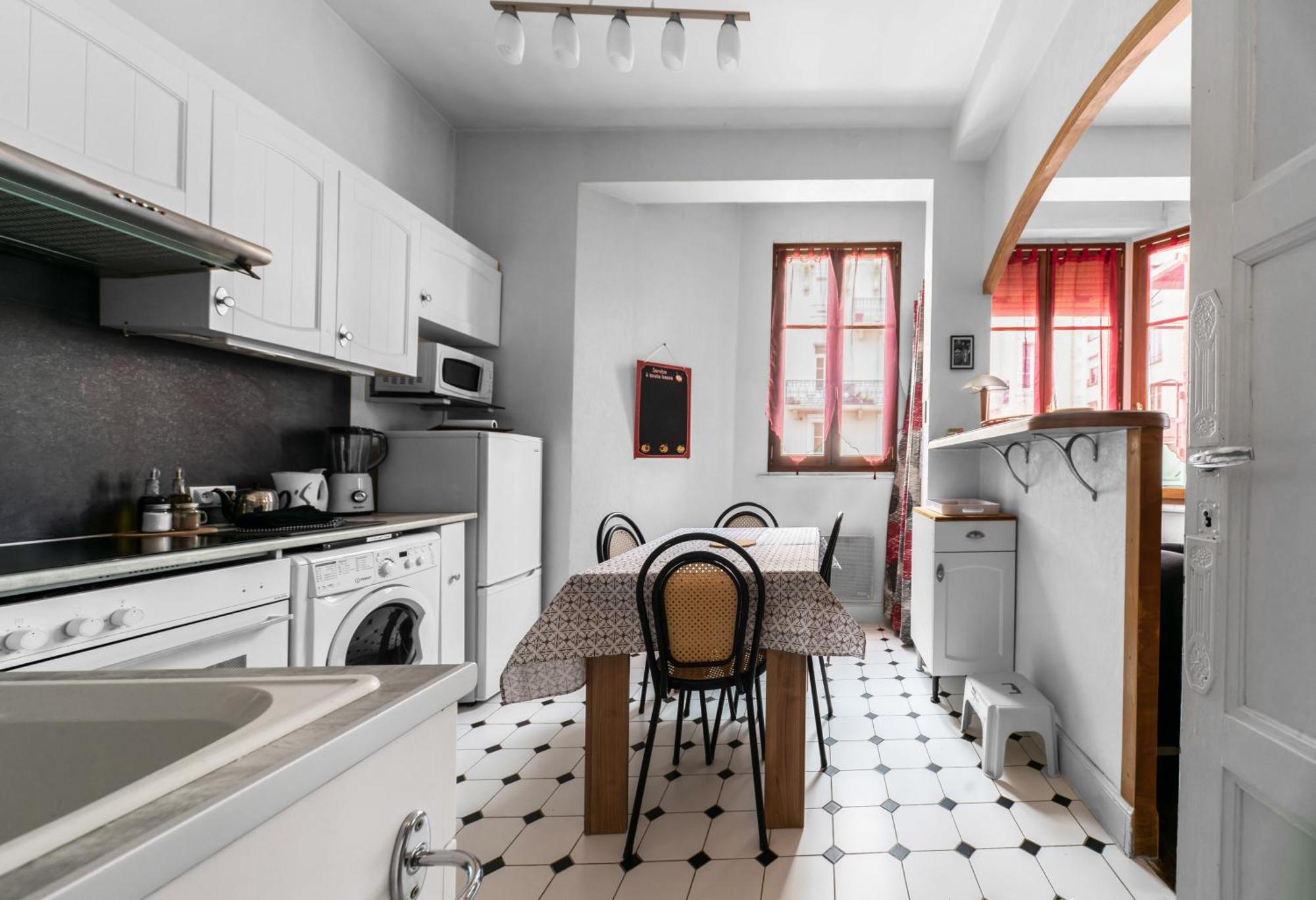 Le Lasteyras - Appartement Charmant En Centre Ville Vichy Exterior photo