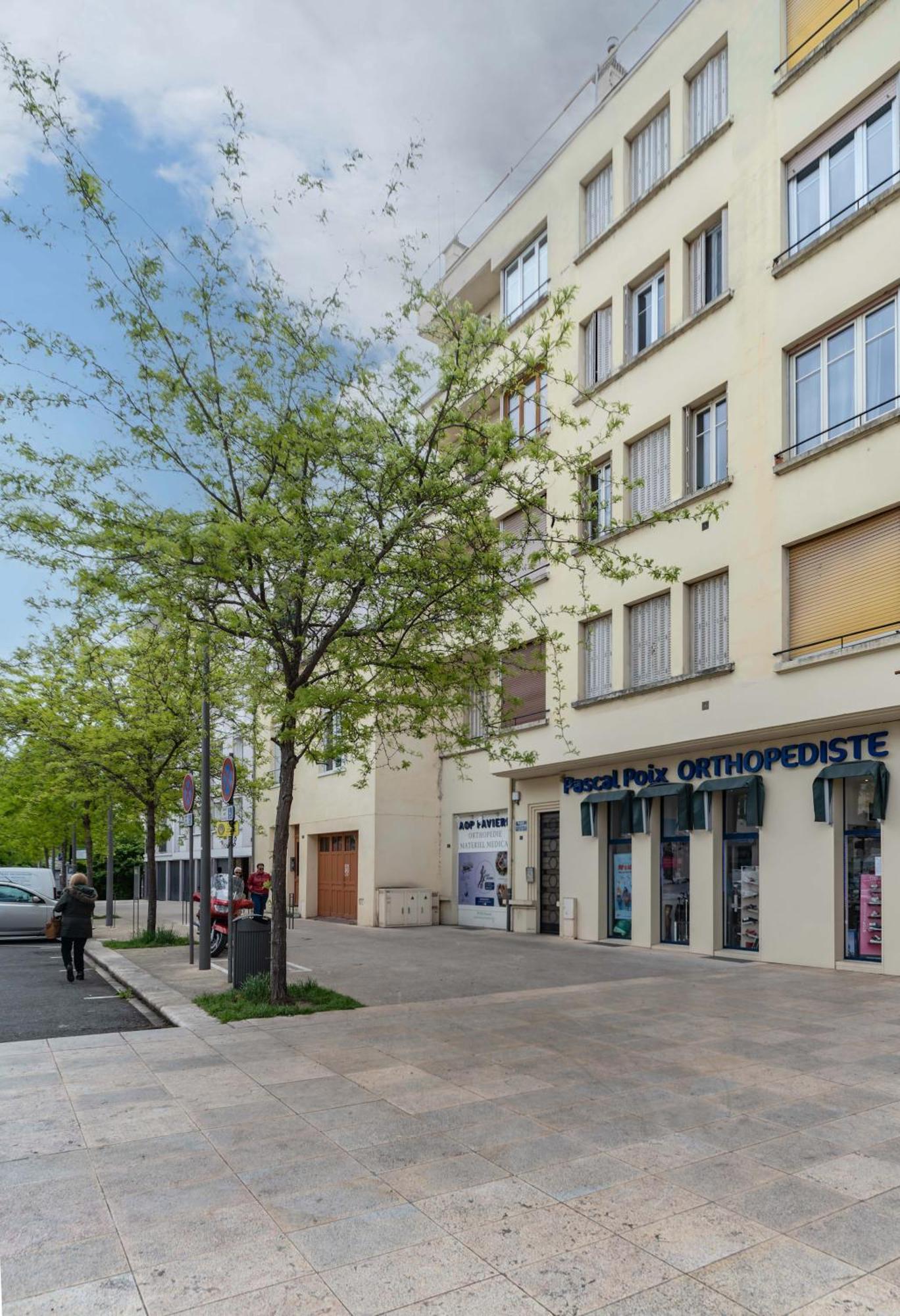 Le Lasteyras - Appartement Charmant En Centre Ville Vichy Exterior photo