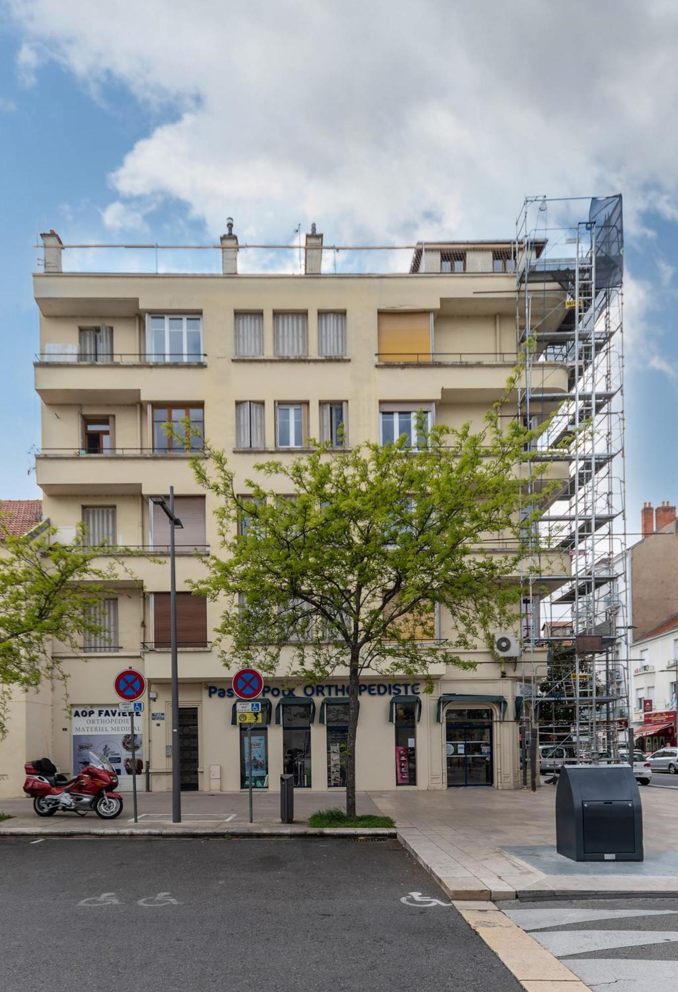 Le Lasteyras - Appartement Charmant En Centre Ville Vichy Exterior photo